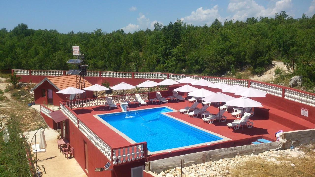 Red Apartman Trebinje Exteriör bild