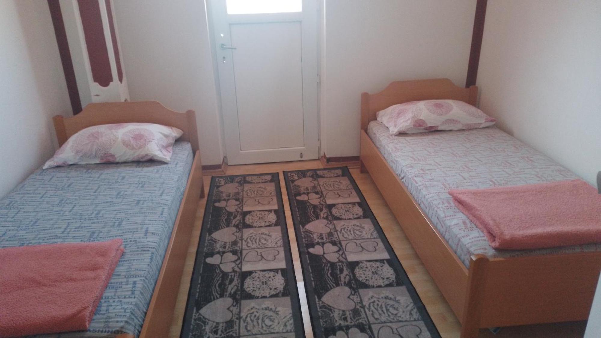 Red Apartman Trebinje Exteriör bild