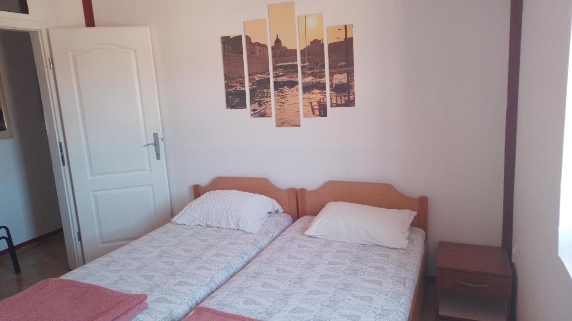 Red Apartman Trebinje Exteriör bild