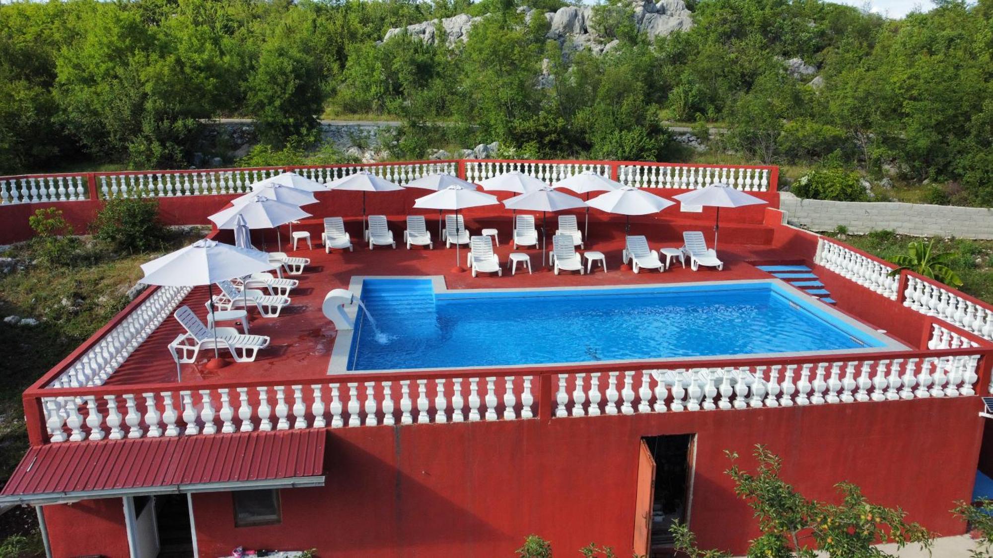 Red Apartman Trebinje Exteriör bild